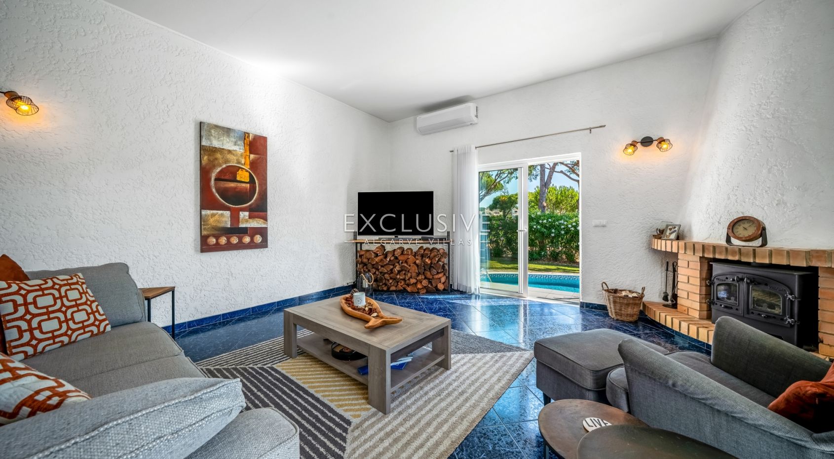 Buy a Frontline Golf Villa in Vilamoura Old Village
