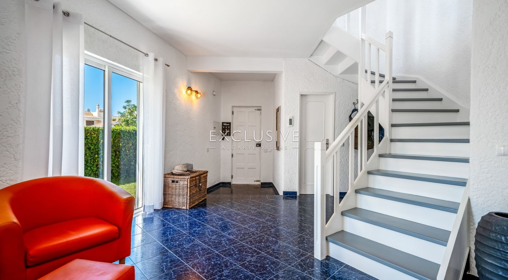 Buy a Frontline Golf Villa in Vilamoura Old Village