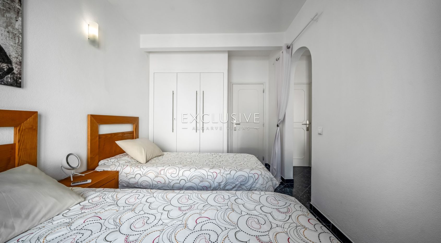 Buy a Frontline Golf Villa in Vilamoura Old Village