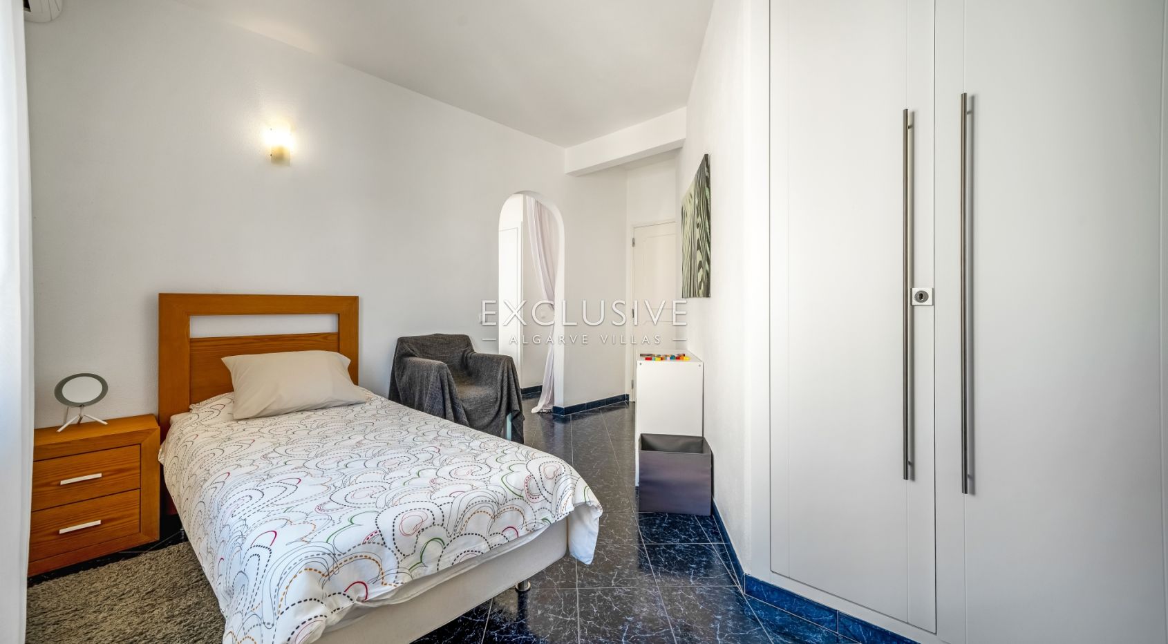 Buy a Frontline Golf Villa in Vilamoura Old Village