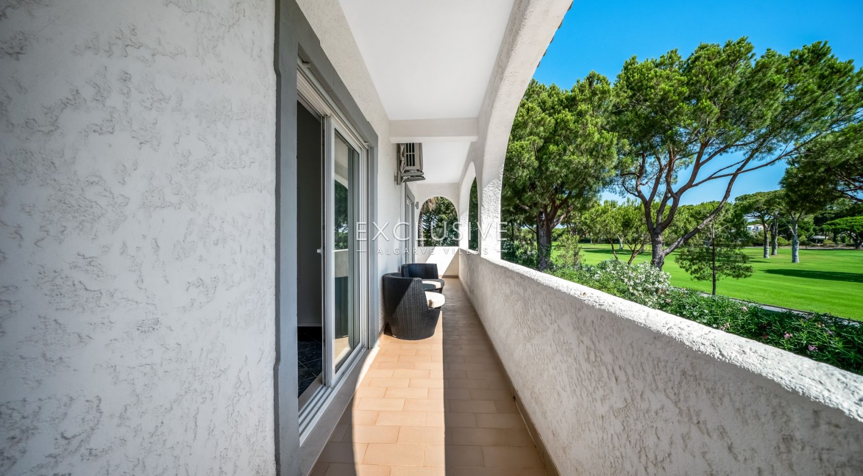 Buy a Frontline Golf Villa in Vilamoura Old Village