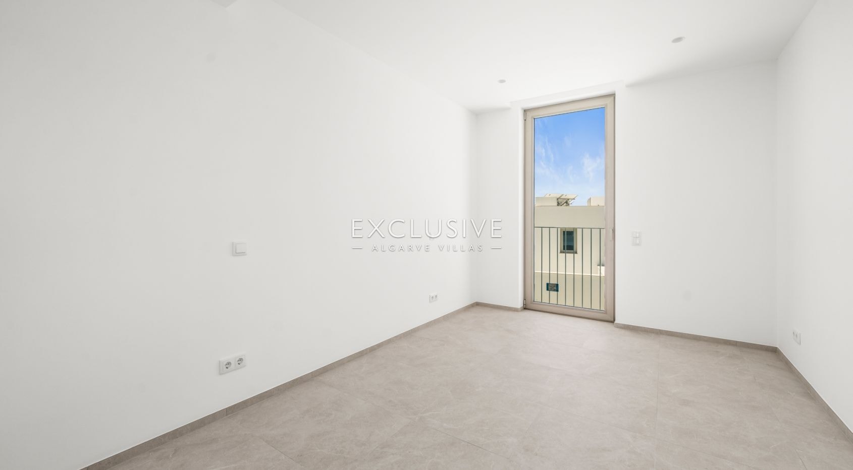 Brand-New 2+1 Bedroom Terraced Villa with Private Roof Terrace in Lagos, Algarve