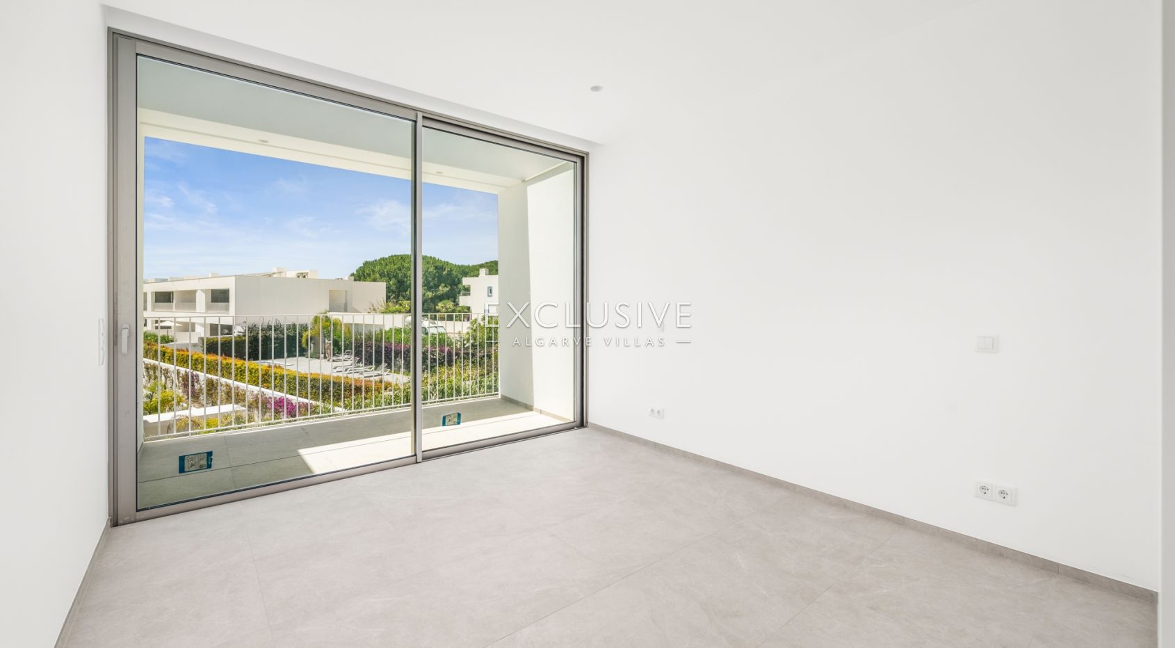 Brand-New 2+1 Bedroom Terraced Villa with Private Roof Terrace in Lagos, Algarve