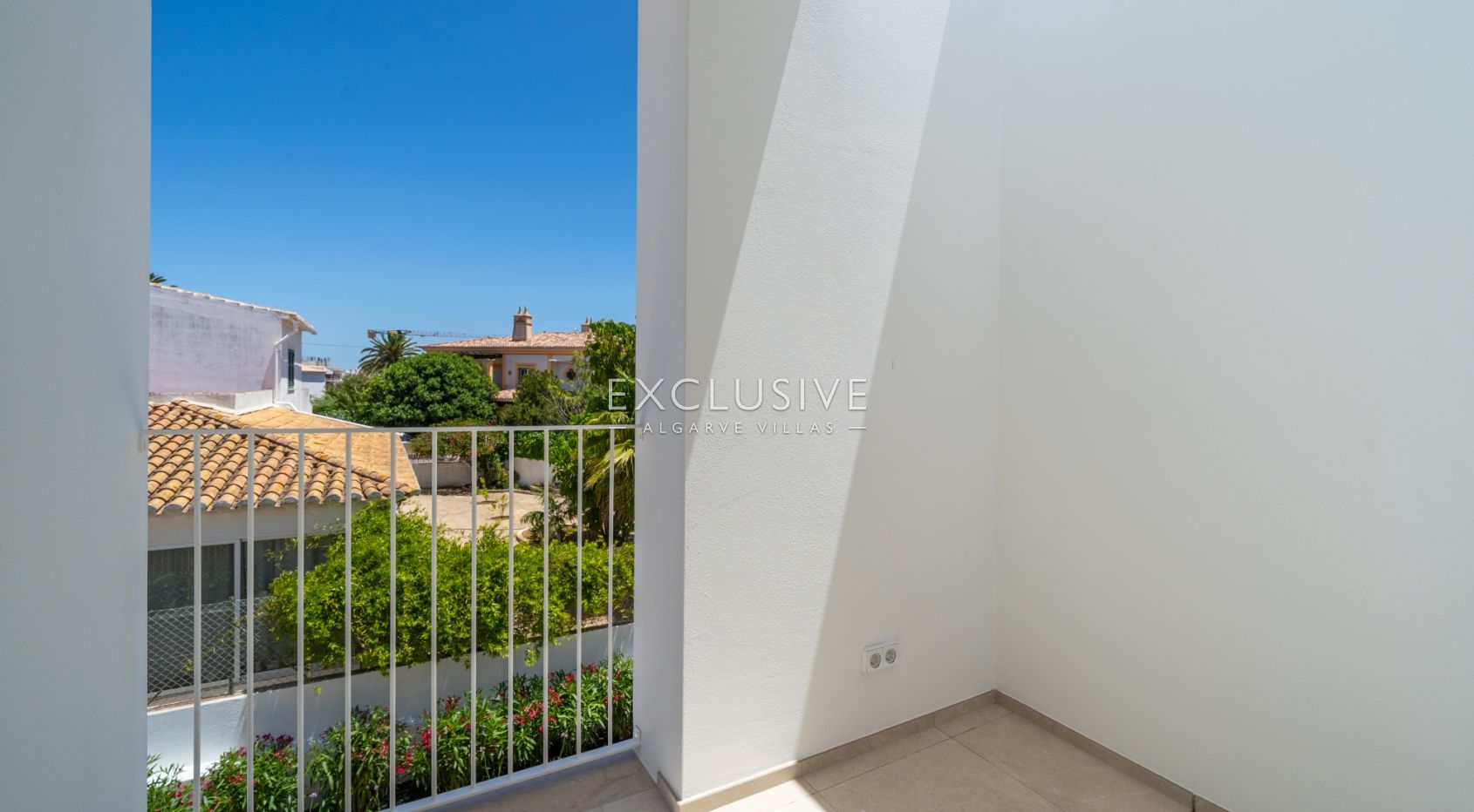 Brand-New 2+1 Bedroom Terraced Villa with Private Roof Terrace in Lagos, Algarve