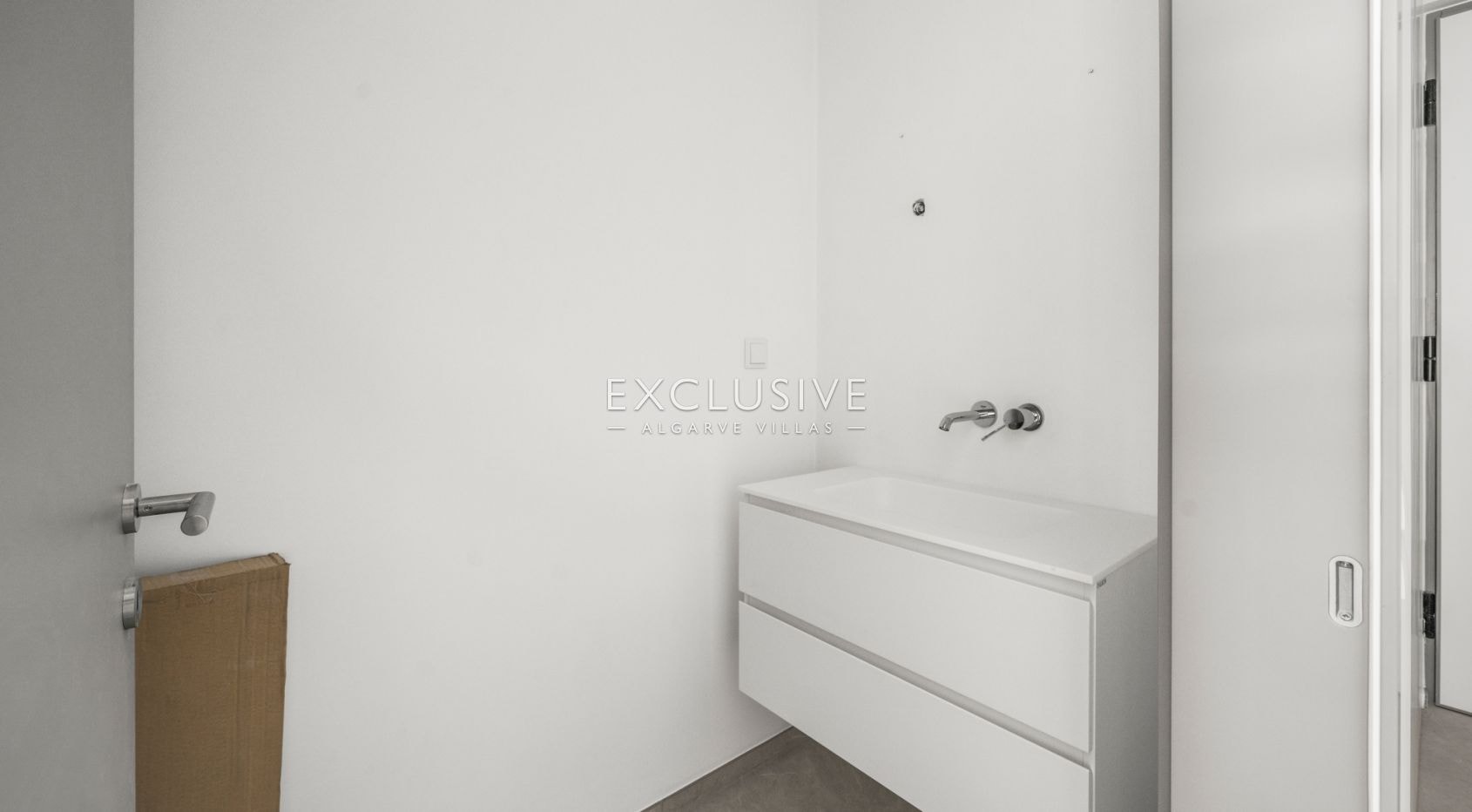 Brand-New 2+1 Bedroom Terraced Villa with Private Roof Terrace in Lagos, Algarve