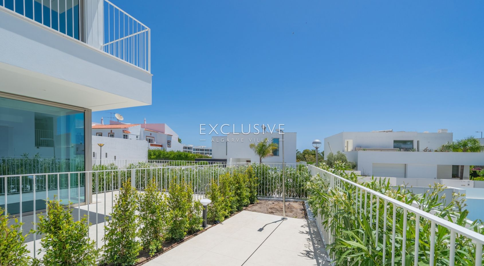 Brand-New 2+1 Bedroom Terraced Villa with Private Roof Terrace in Lagos, Algarve