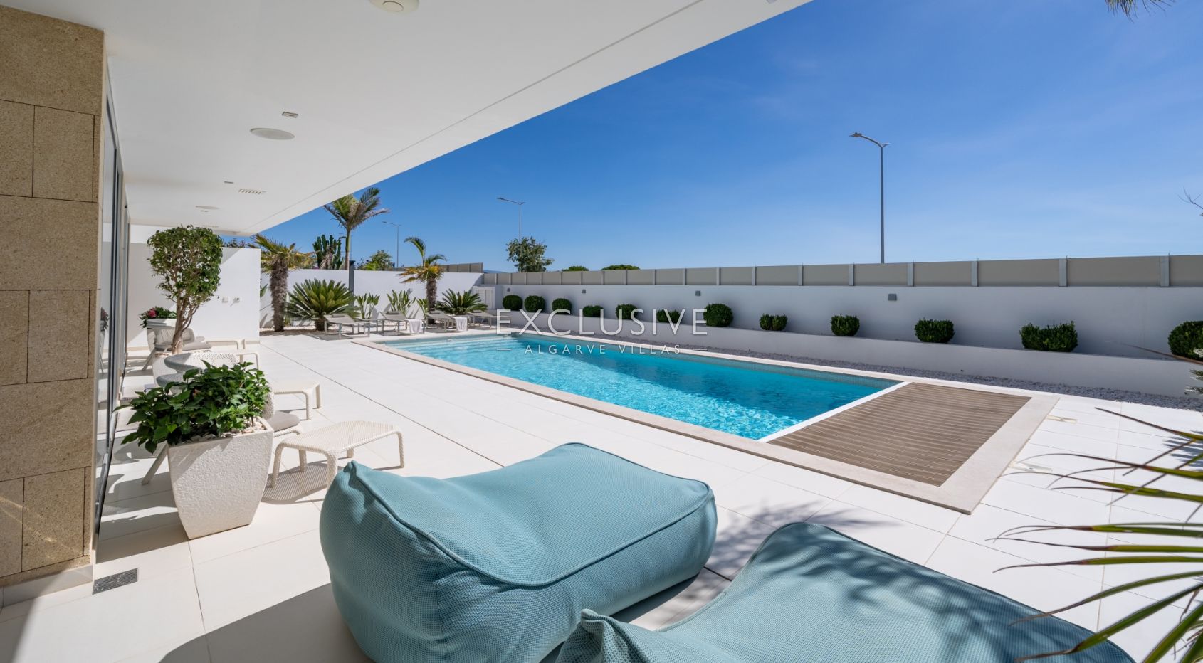 Beachfront Villa with Stunning Sea Views in Ponta da Piedade, Lagos