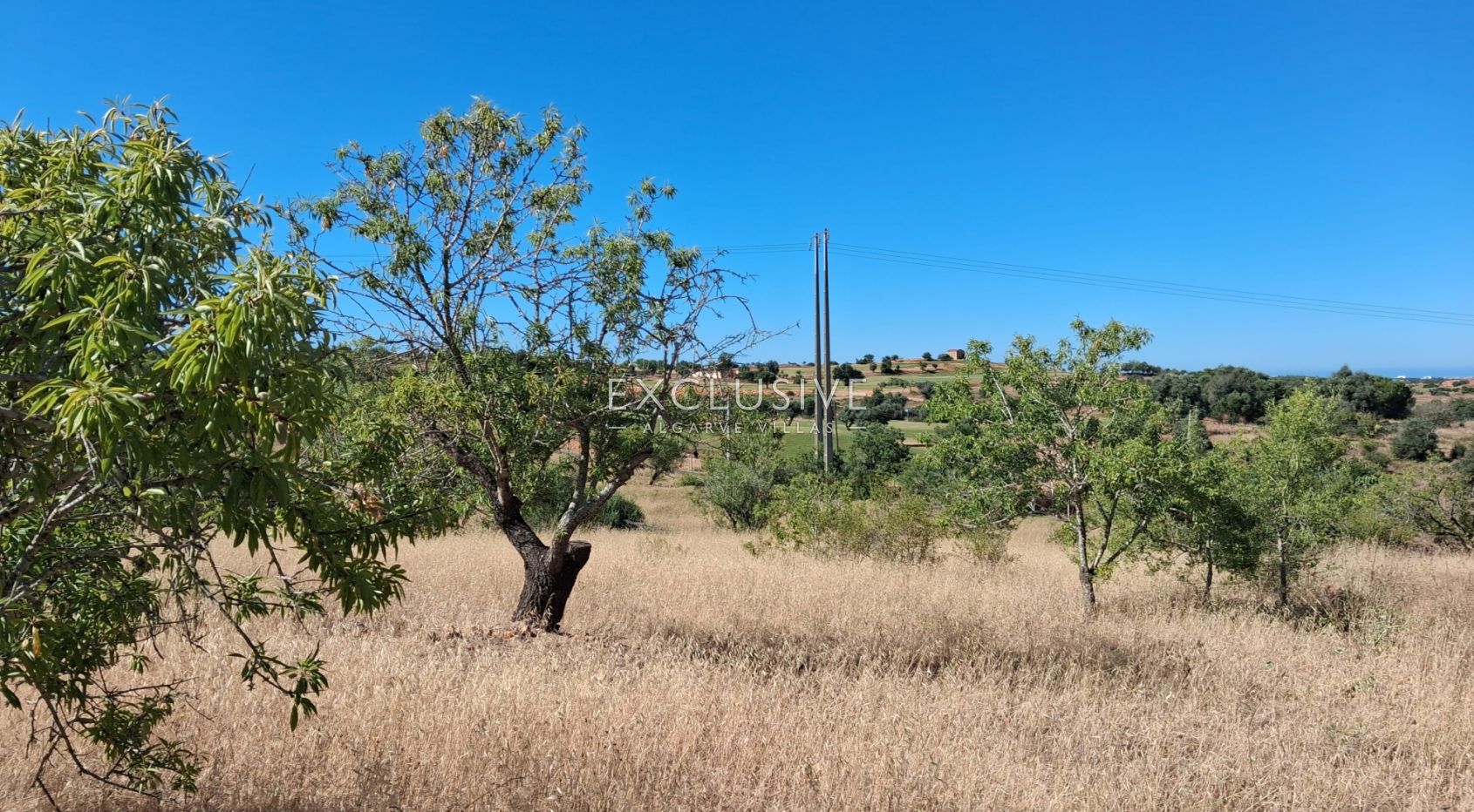 Plot of Land with ruins, sea and golf views near the golf in Lagoa, Algarve