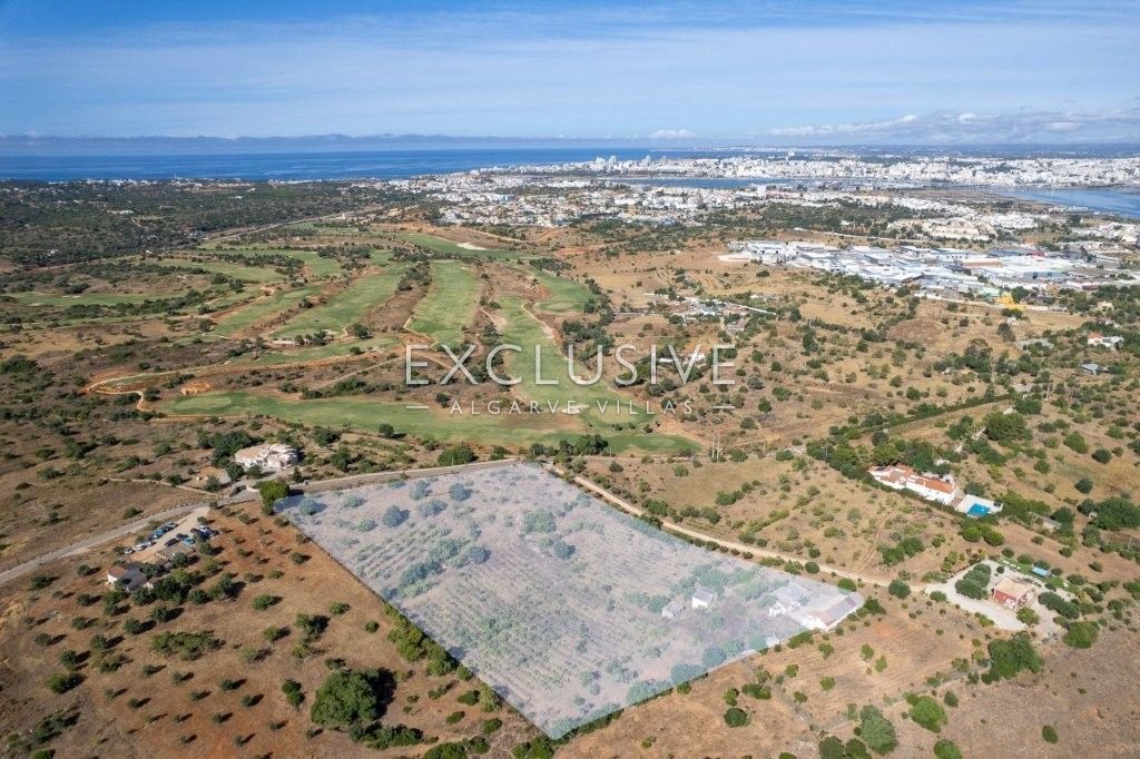 Plot of Land with ruins, sea and golf views near the golf in Lagoa, Algarve
