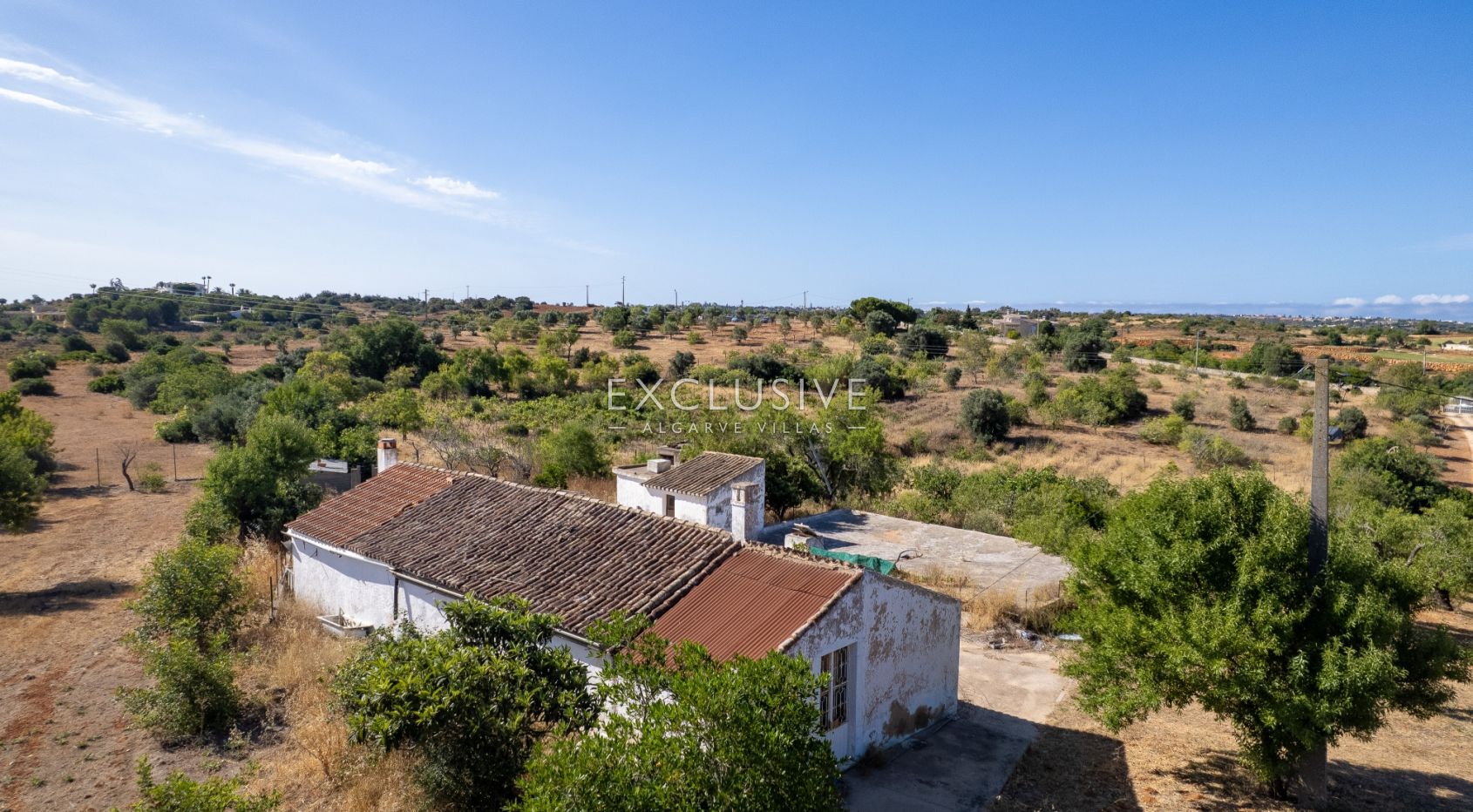Plot of Land with ruins, sea and golf views near the golf in Lagoa, Algarve