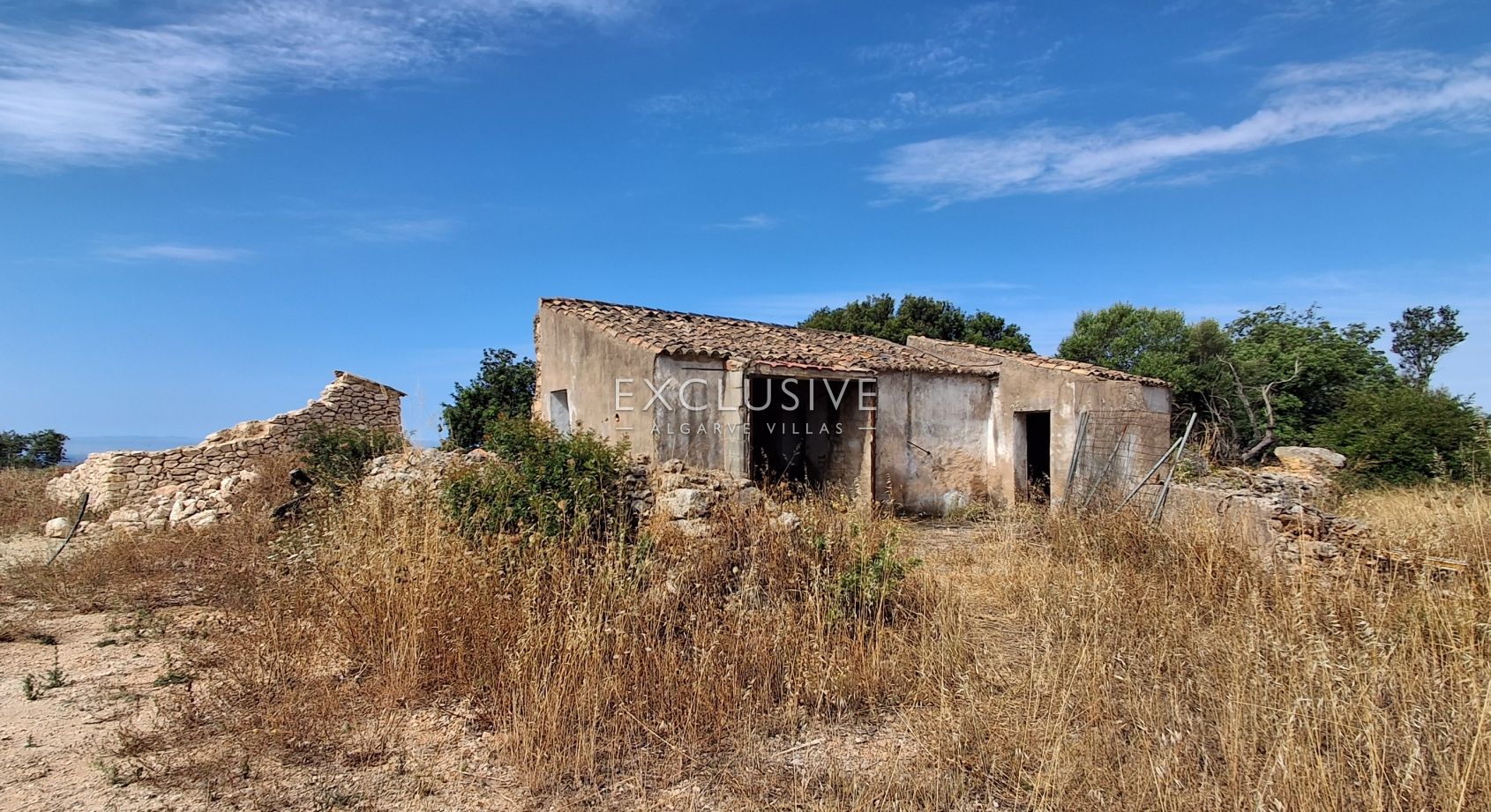 4 parcels of land with 2 Ruins, for construction of 2 properties with Seaviews Albufeira