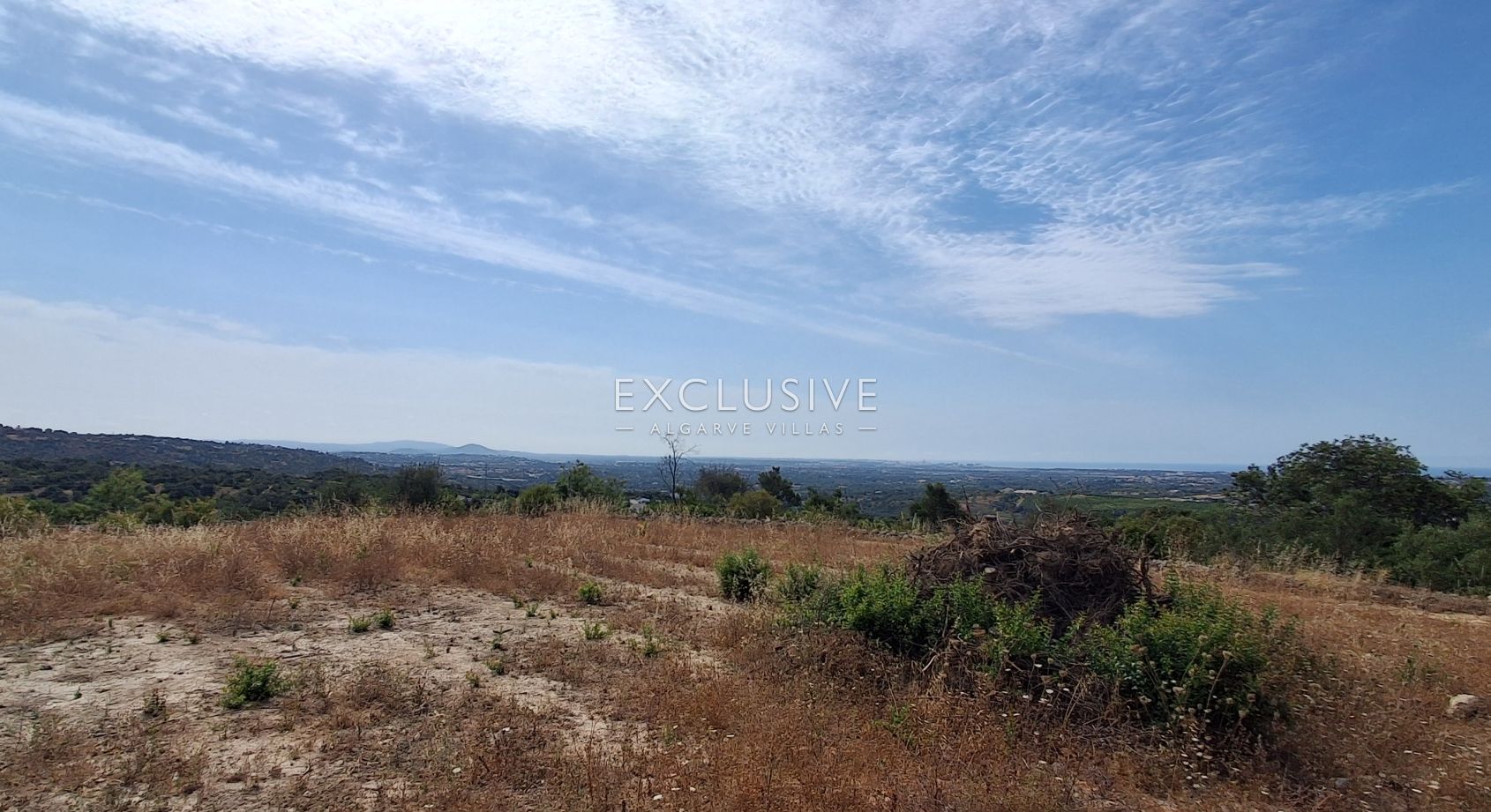 4 parcels of land with 2 Ruins, for construction of 2 properties with Seaviews Albufeira