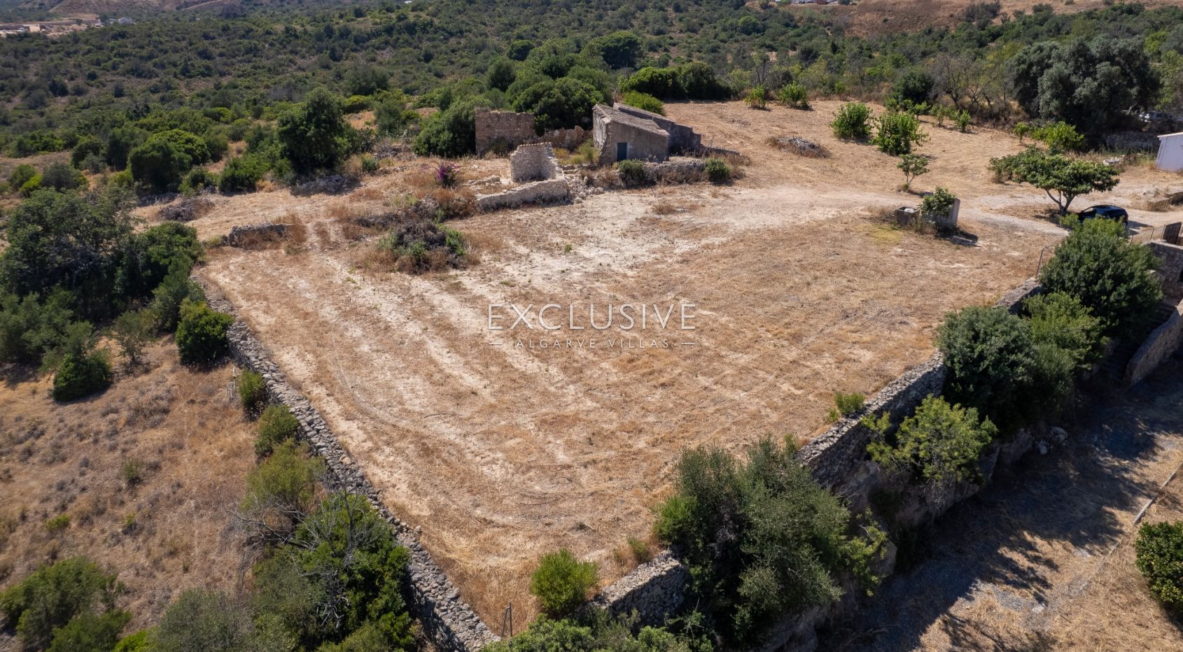 4 parcels of land with 2 Ruins, for construction of 2 properties with Seaviews Albufeira