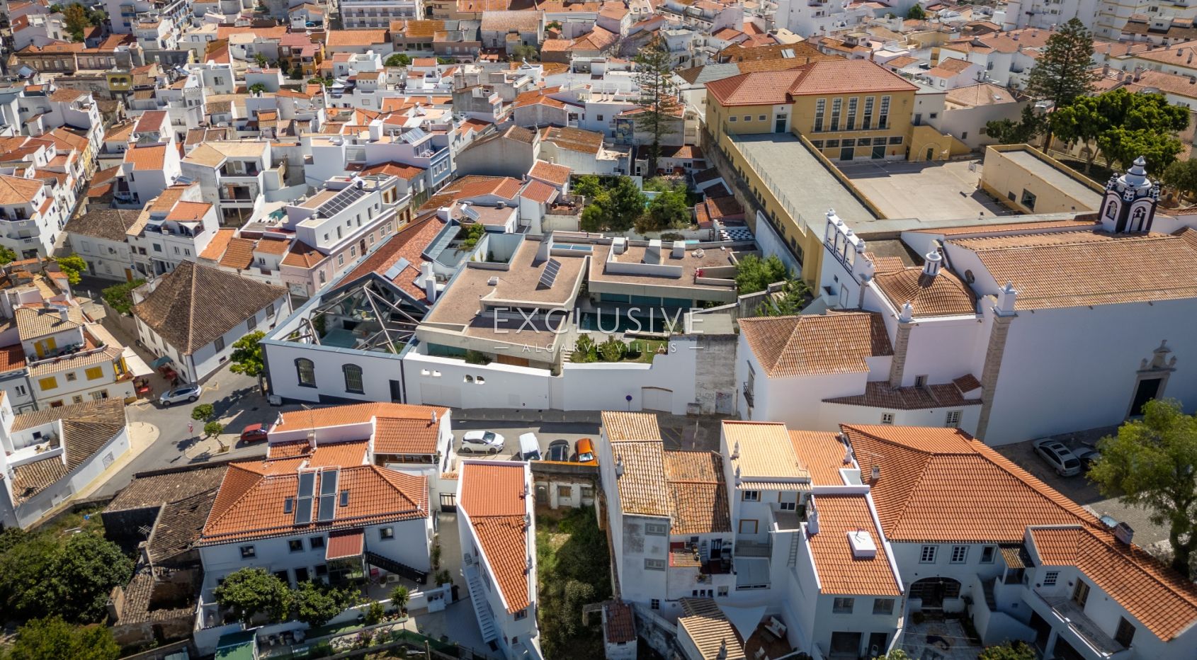 Plot to Build Townhouse with Garden and Pool in historic centre in Lagos, Algarve