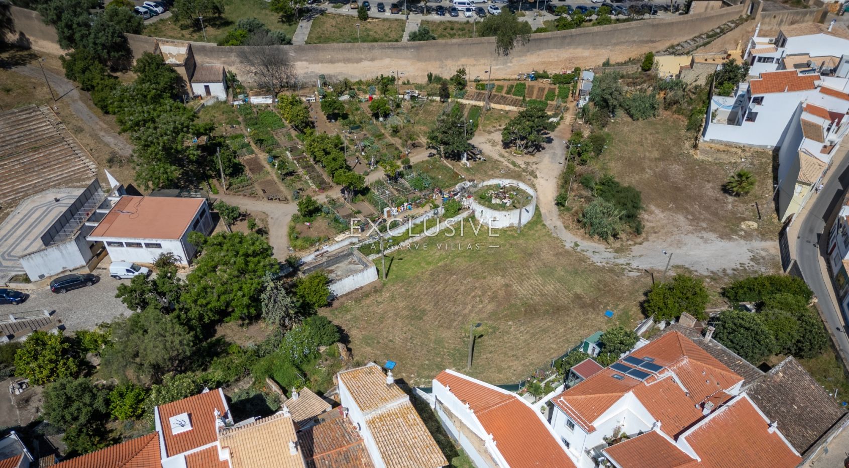 Plot to Build Townhouse with Garden and Pool in historic centre in Lagos, Algarve