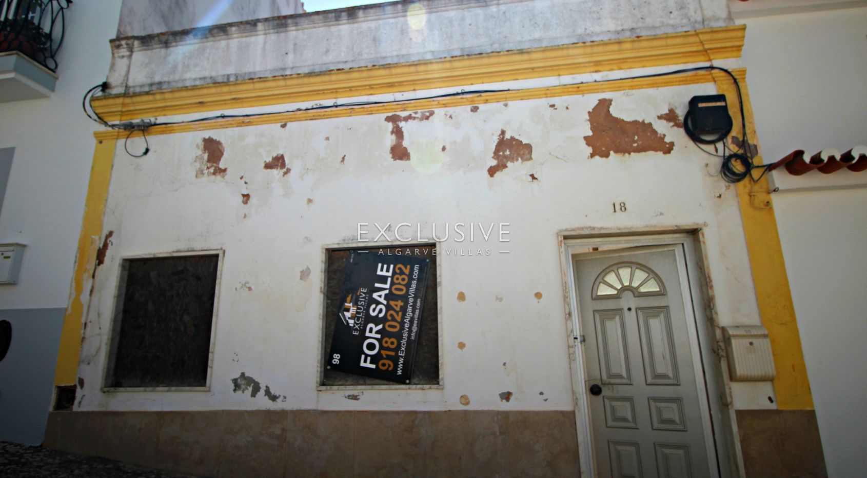 Plot to Build Townhouse with Garden and Pool in historic centre in Lagos, Algarve