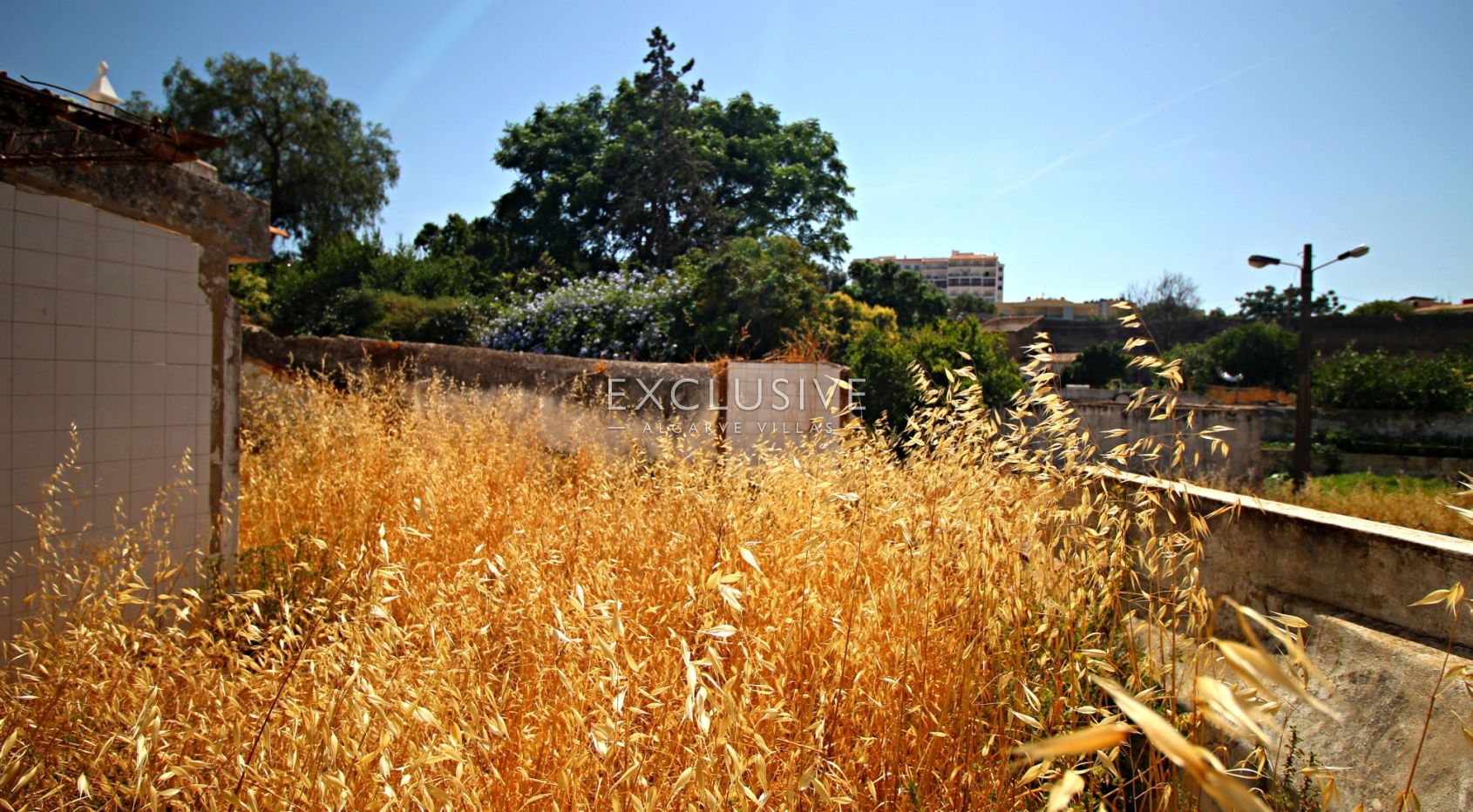Plot to Build Townhouse with Garden and Pool in historic centre in Lagos, Algarve