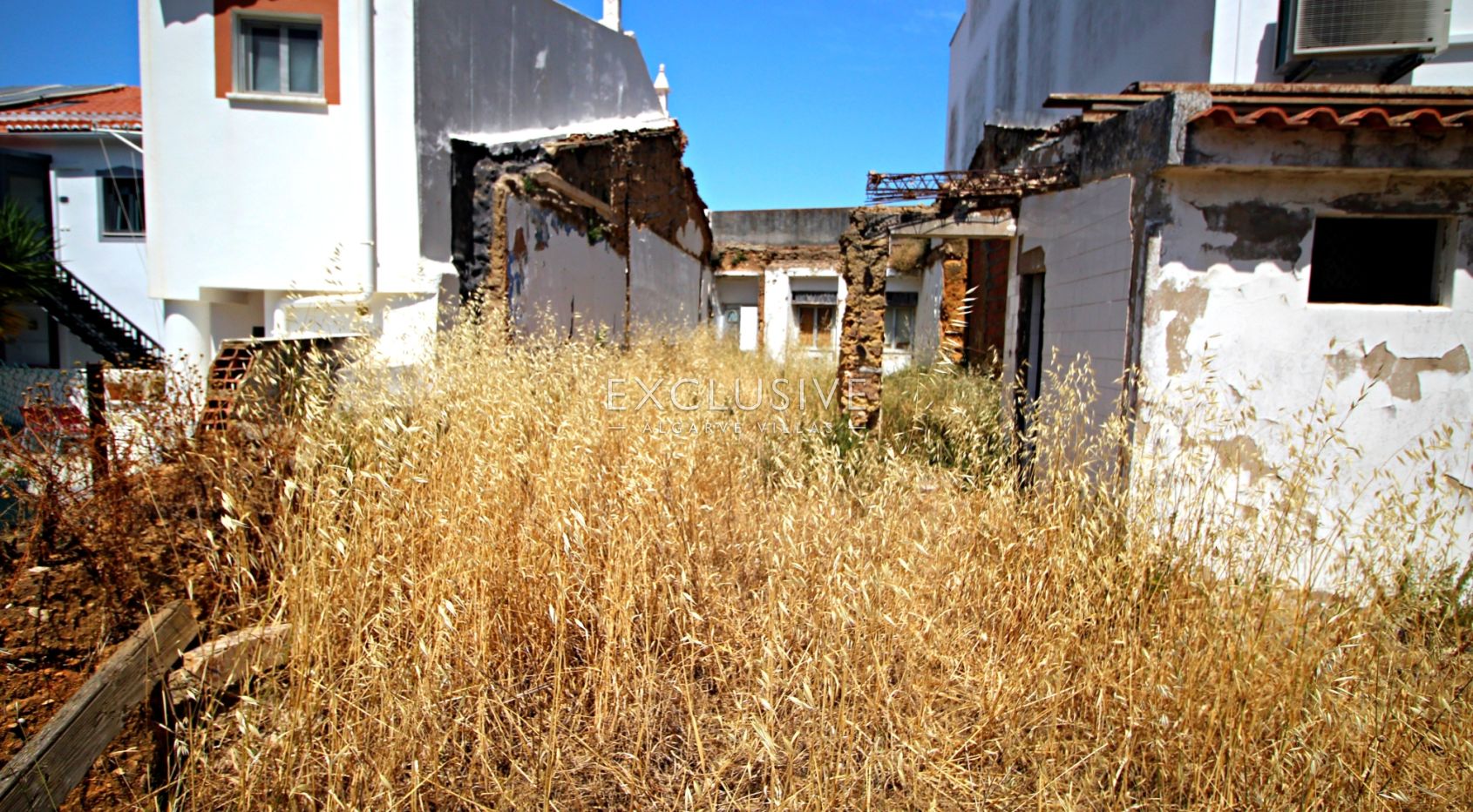 Plot to Build Townhouse with Garden and Pool in historic centre in Lagos, Algarve