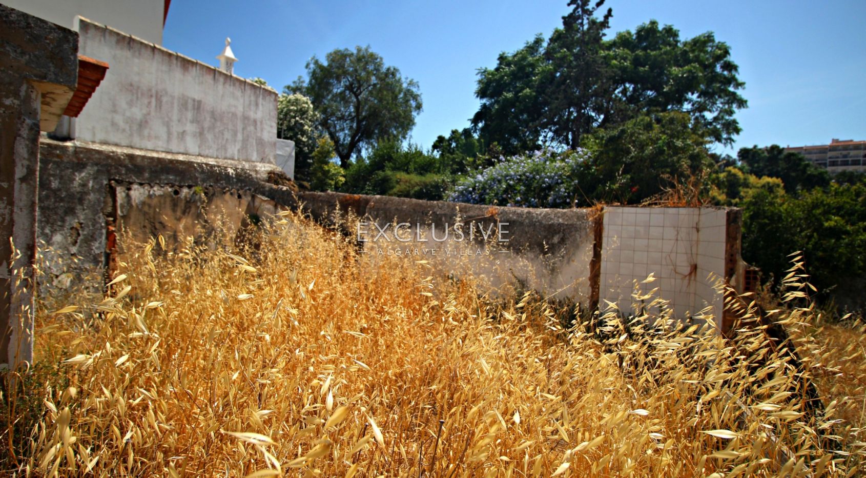 Plot to Build Townhouse with Garden and Pool in historic centre in Lagos, Algarve
