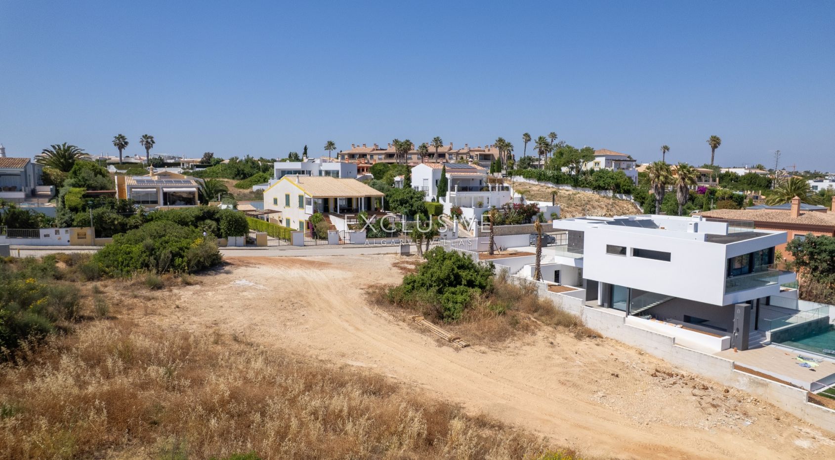 Ocean View Plot with Approved Contemporary Villa Project in Praia da Luz, Algarve