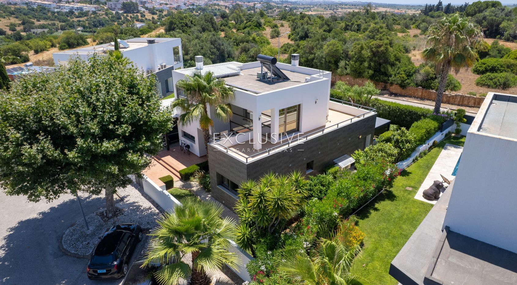 Modern 4-Bedroom Villa with Pool, beach & golf nearby, Alcantarilha, Algarve