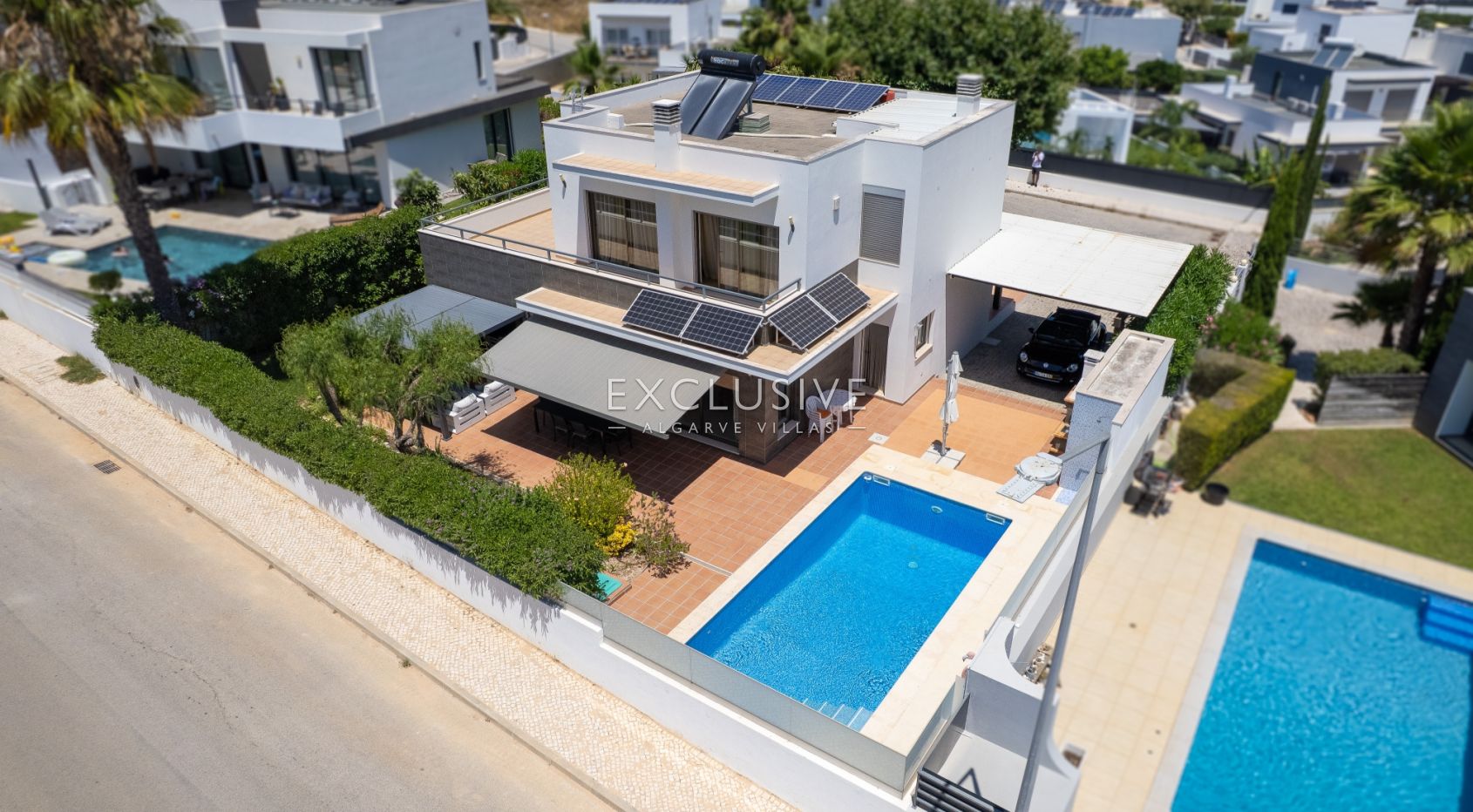 Modern 4-Bedroom Villa with Pool, beach & golf nearby, Alcantarilha, Algarve