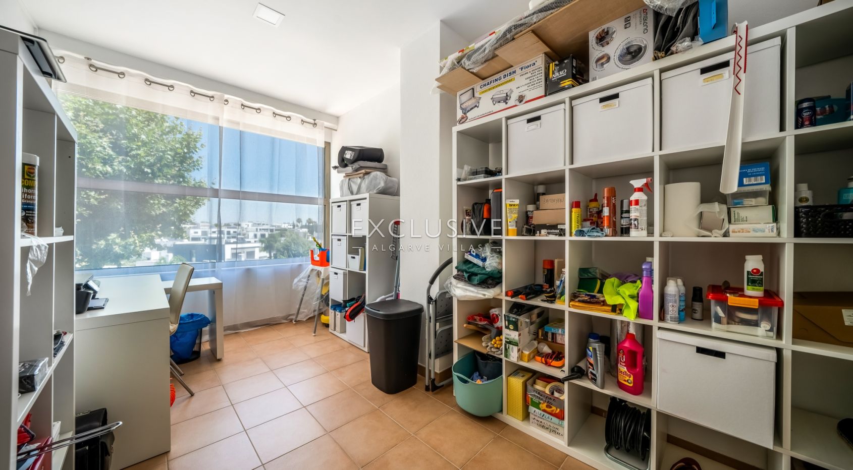 Modern 4-Bedroom Villa with Pool, beach & golf nearby, Alcantarilha, Algarve