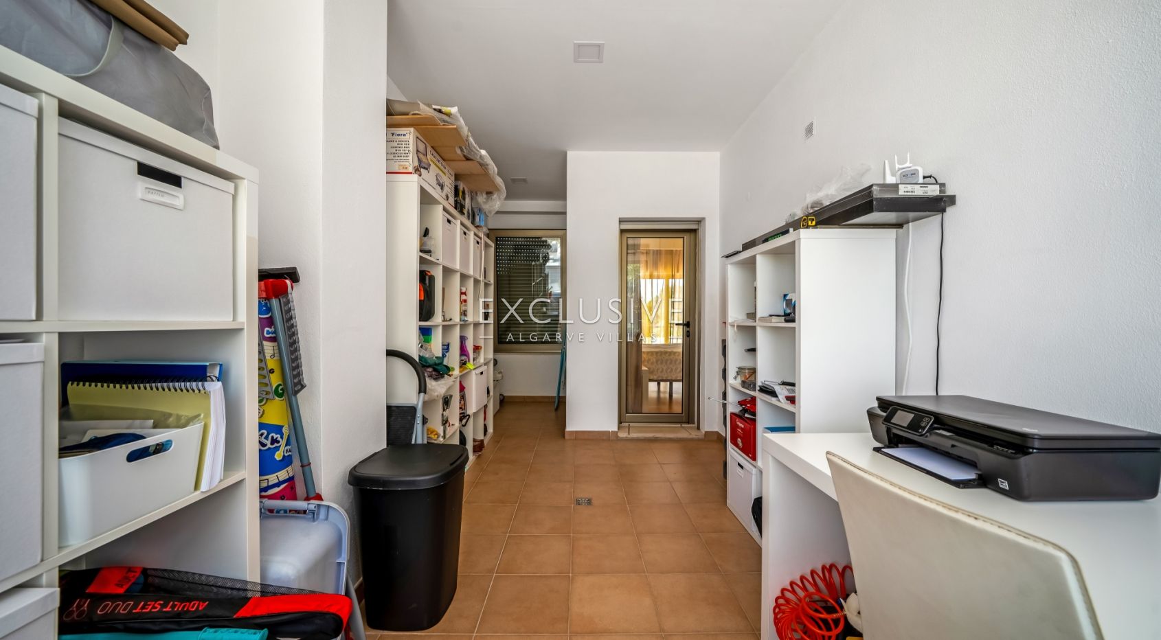 Modern 4-Bedroom Villa with Pool, beach & golf nearby, Alcantarilha, Algarve