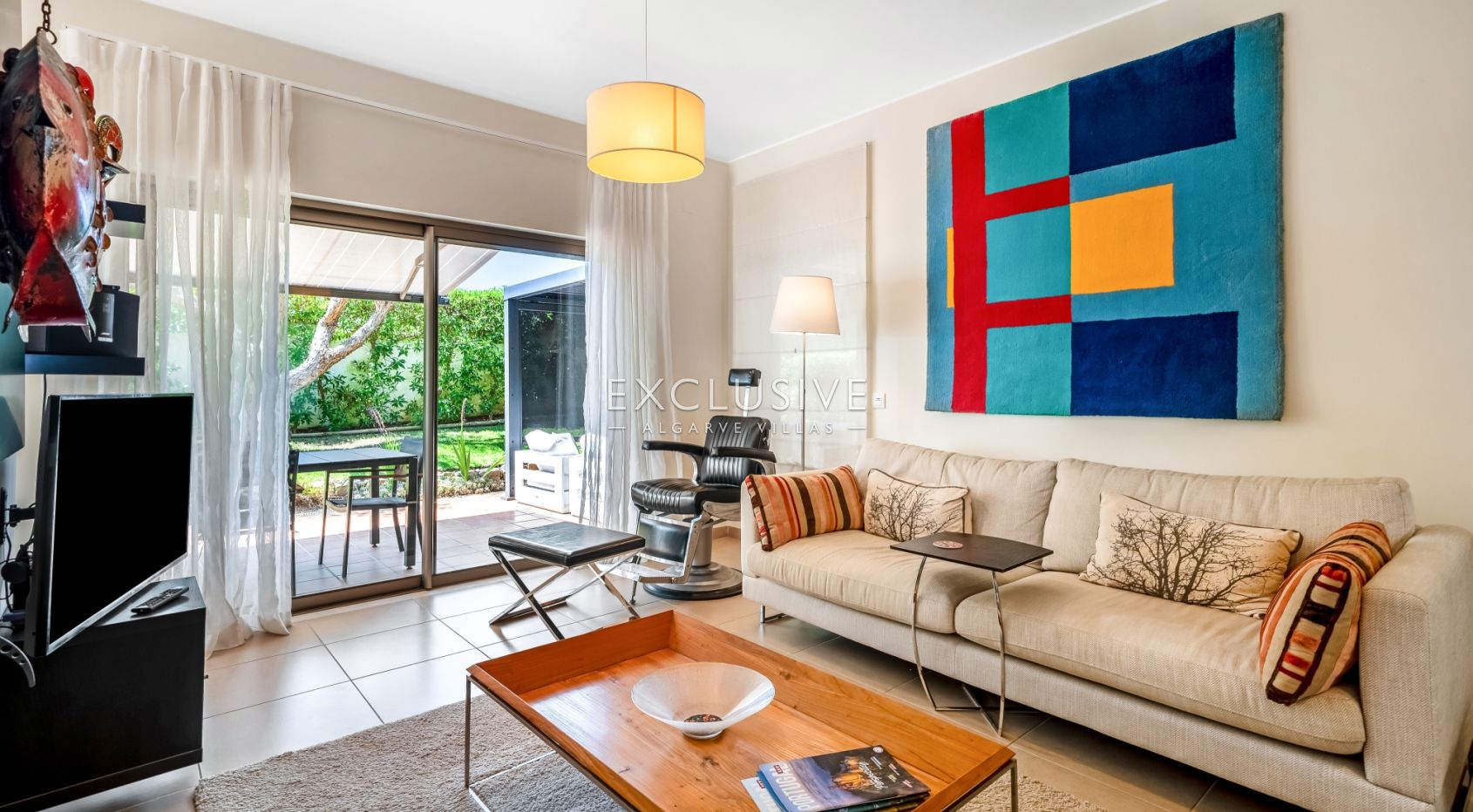 Modern 4-Bedroom Villa with Pool, beach & golf nearby, Alcantarilha, Algarve