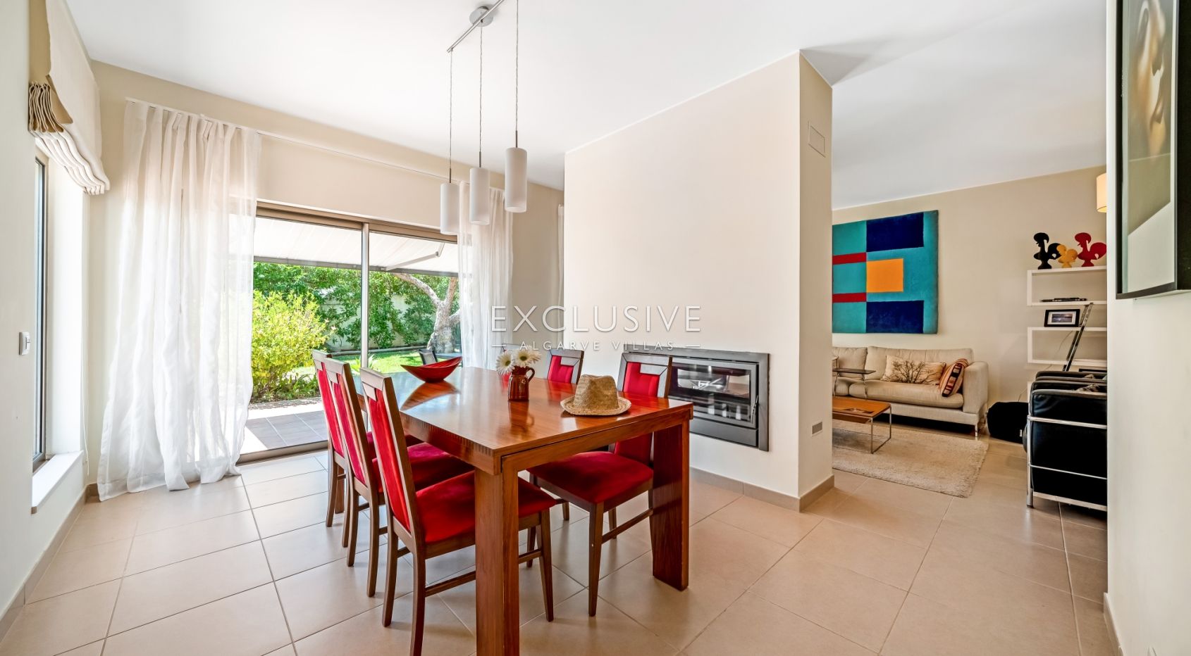 Modern 4-Bedroom Villa with Pool, beach & golf nearby, Alcantarilha, Algarve