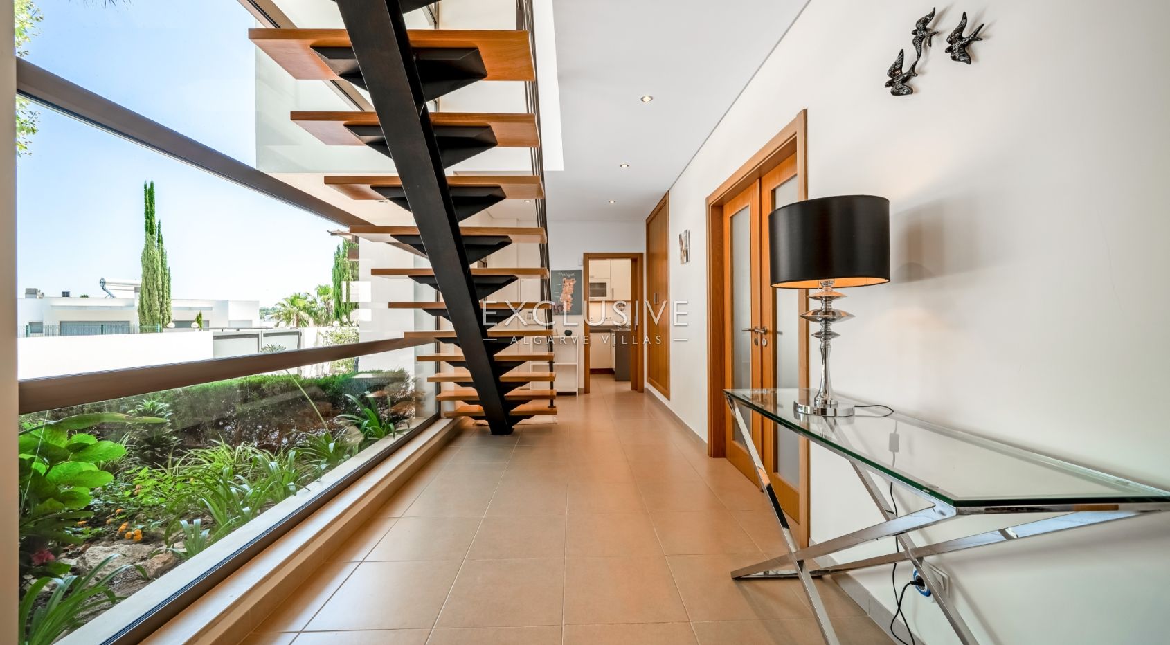 Modern 4-Bedroom Villa with Pool, beach & golf nearby, Alcantarilha, Algarve