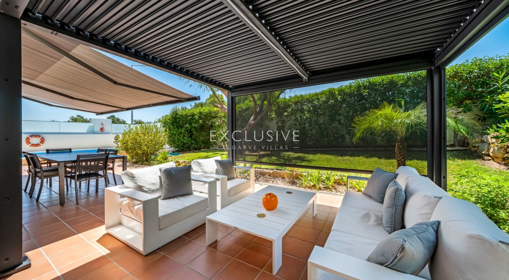 Modern 4-Bedroom Villa with Pool, beach & golf nearby, Alcantarilha, Algarve