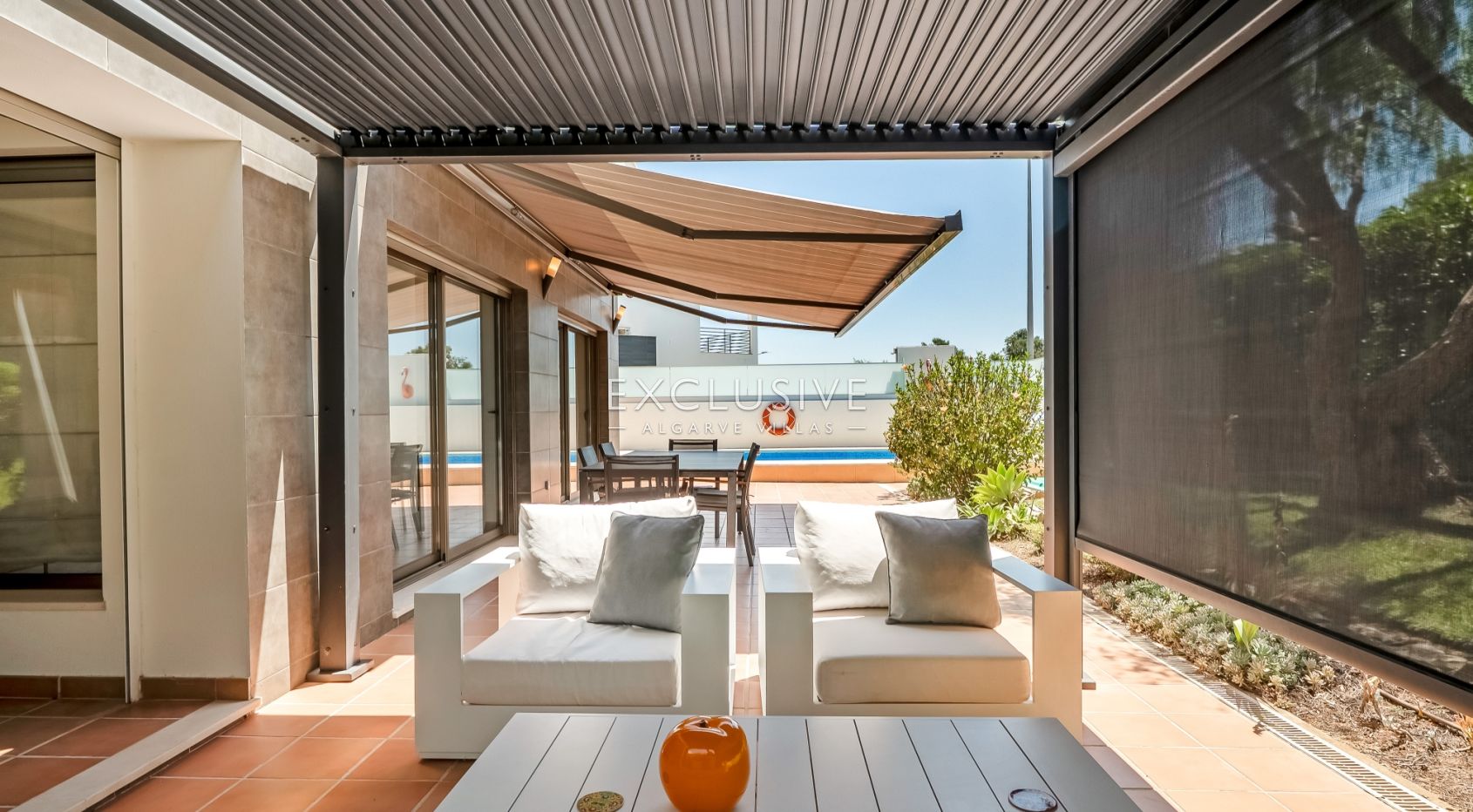 Modern 4-Bedroom Villa with Pool, beach & golf nearby, Alcantarilha, Algarve
