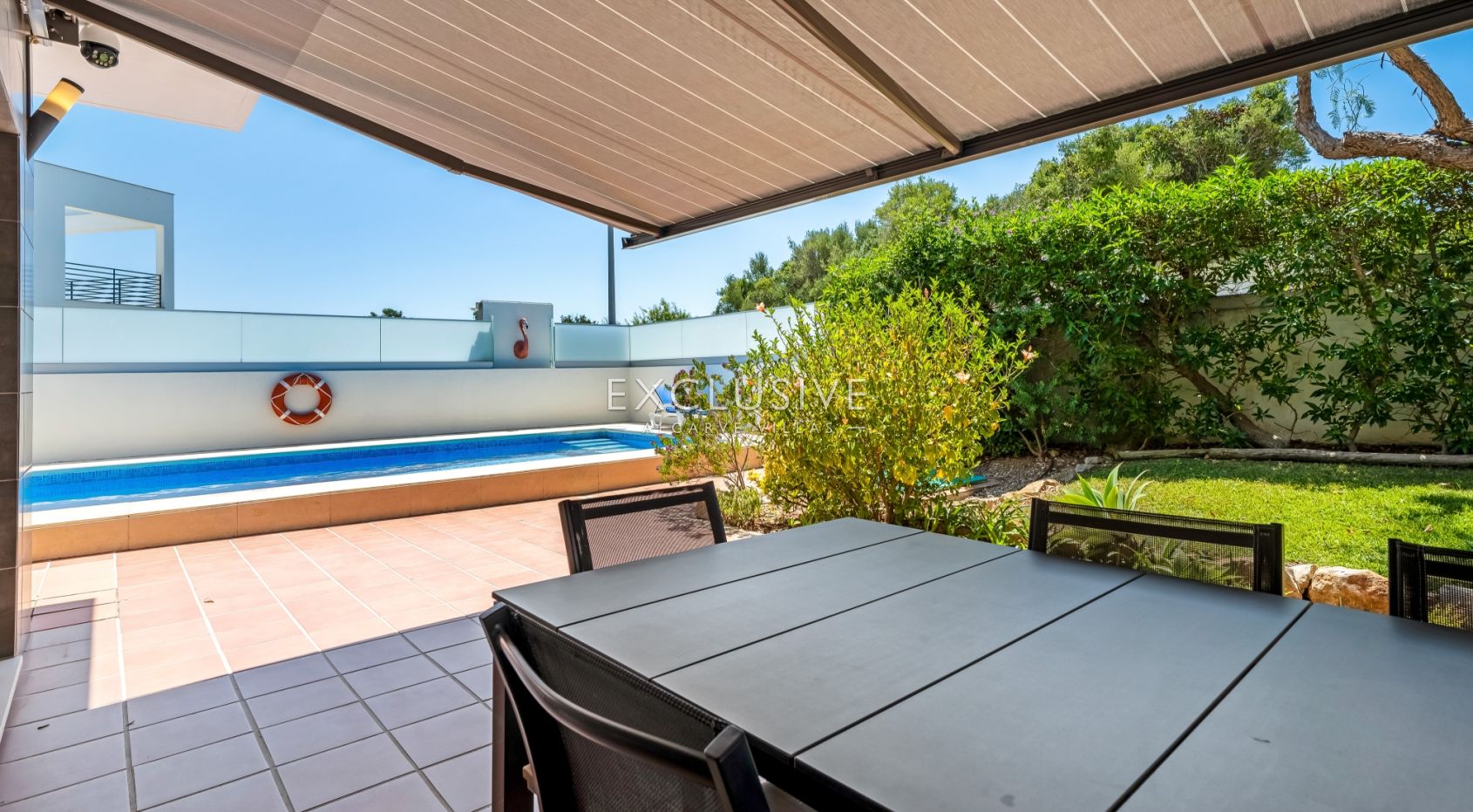 Modern 4-Bedroom Villa with Pool, beach & golf nearby, Alcantarilha, Algarve