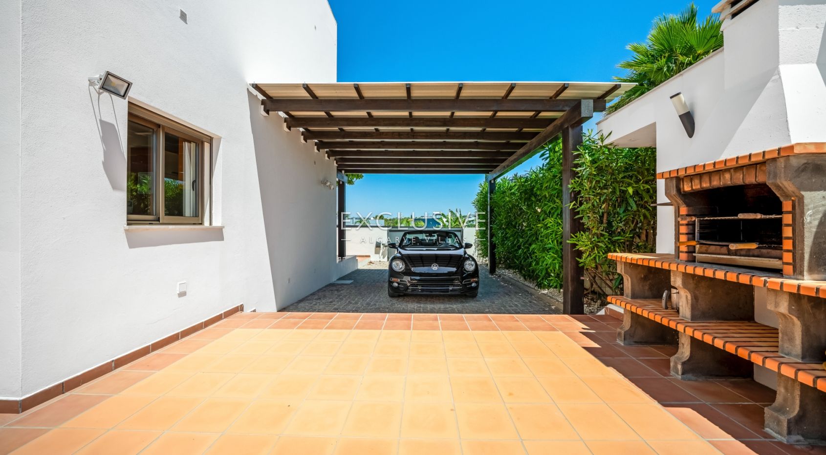 Modern 4-Bedroom Villa with Pool, beach & golf nearby, Alcantarilha, Algarve