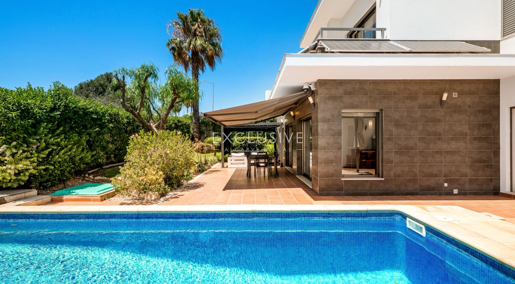 Modern 4-Bedroom Villa with Pool, beach & golf nearby, Alcantarilha, Algarve