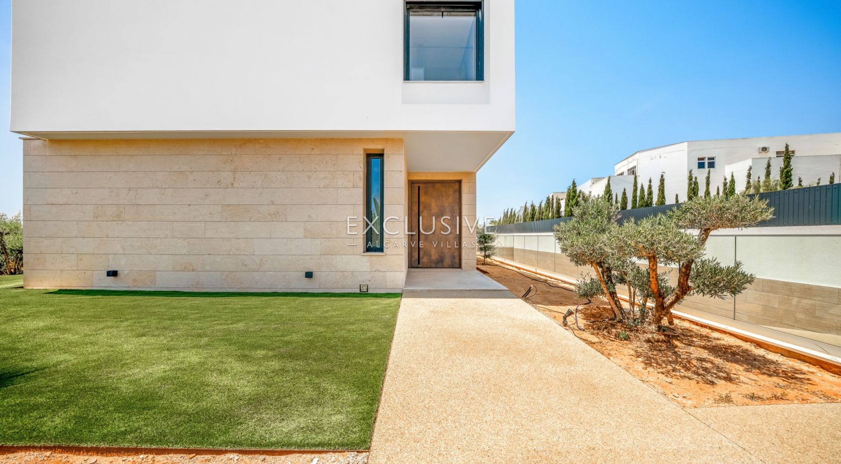 New 4-Bed Luxury Villa with Pool in Encosta Dourada, Pêra, Algarve