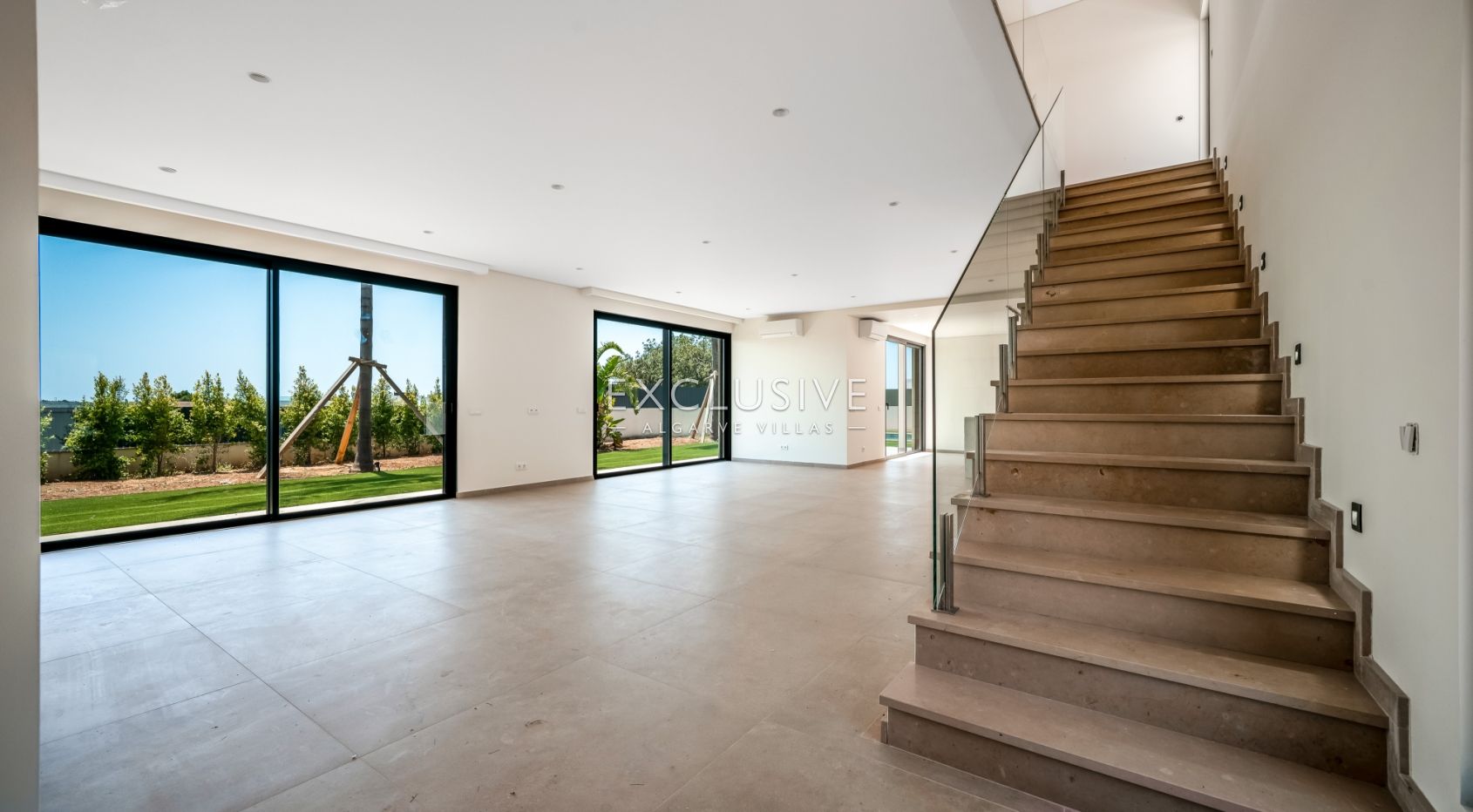 New 4-Bed Luxury Villa with Pool in Encosta Dourada, Pêra, Algarve