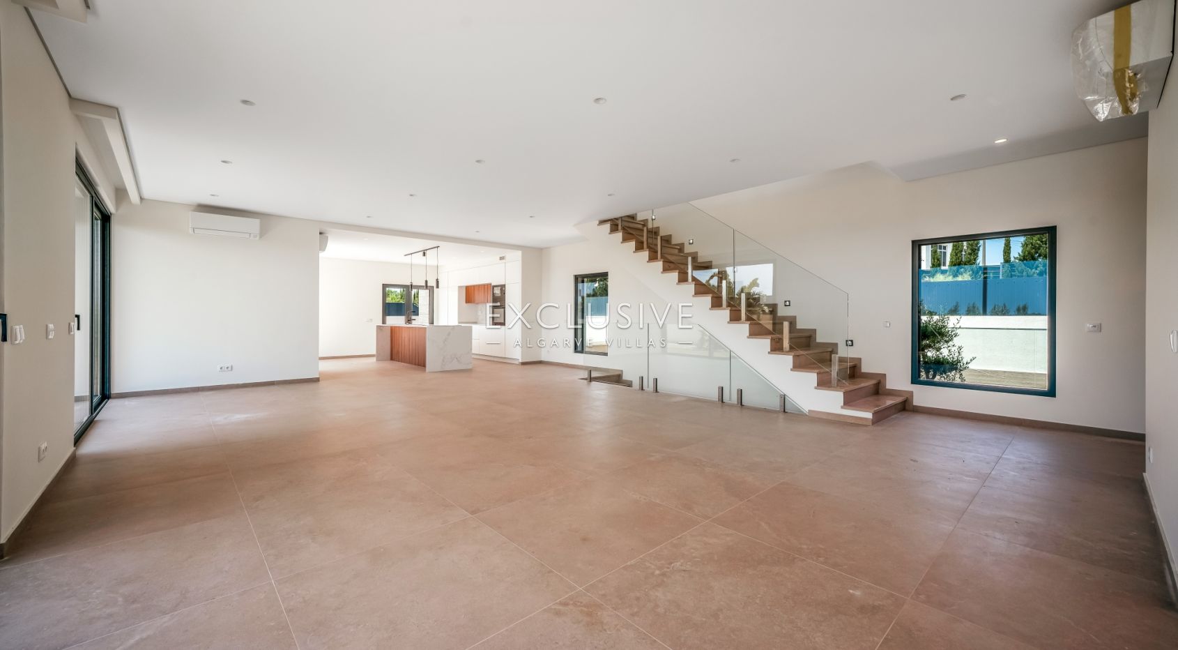New 4-Bed Luxury Villa with Pool in Encosta Dourada, Pêra, Algarve