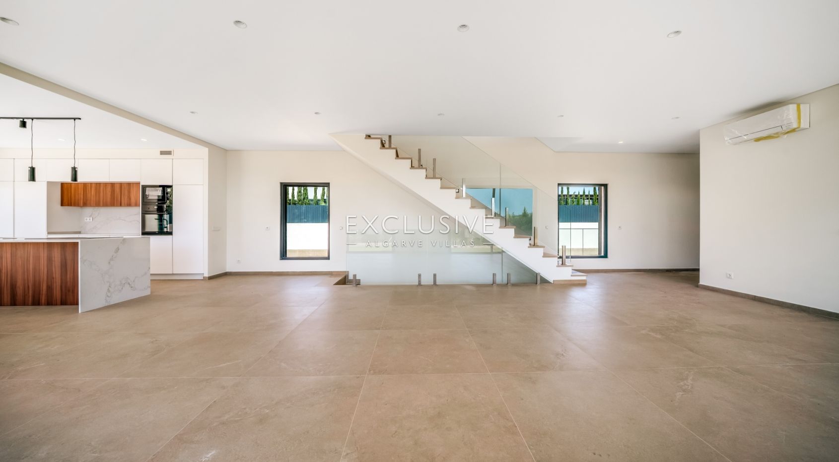 New 4-Bed Luxury Villa with Pool in Encosta Dourada, Pêra, Algarve