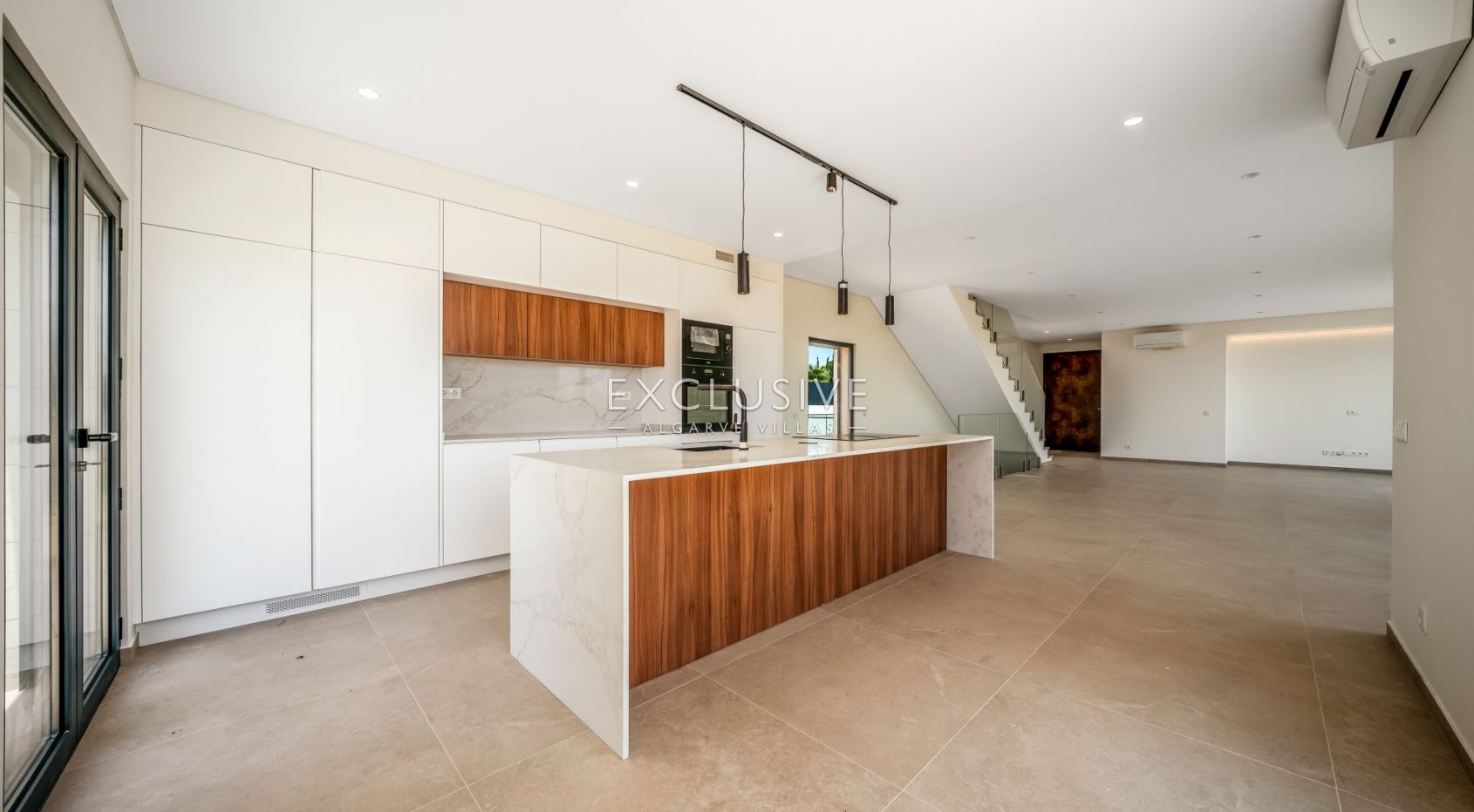 New 4-Bed Luxury Villa with Pool in Encosta Dourada, Pêra, Algarve