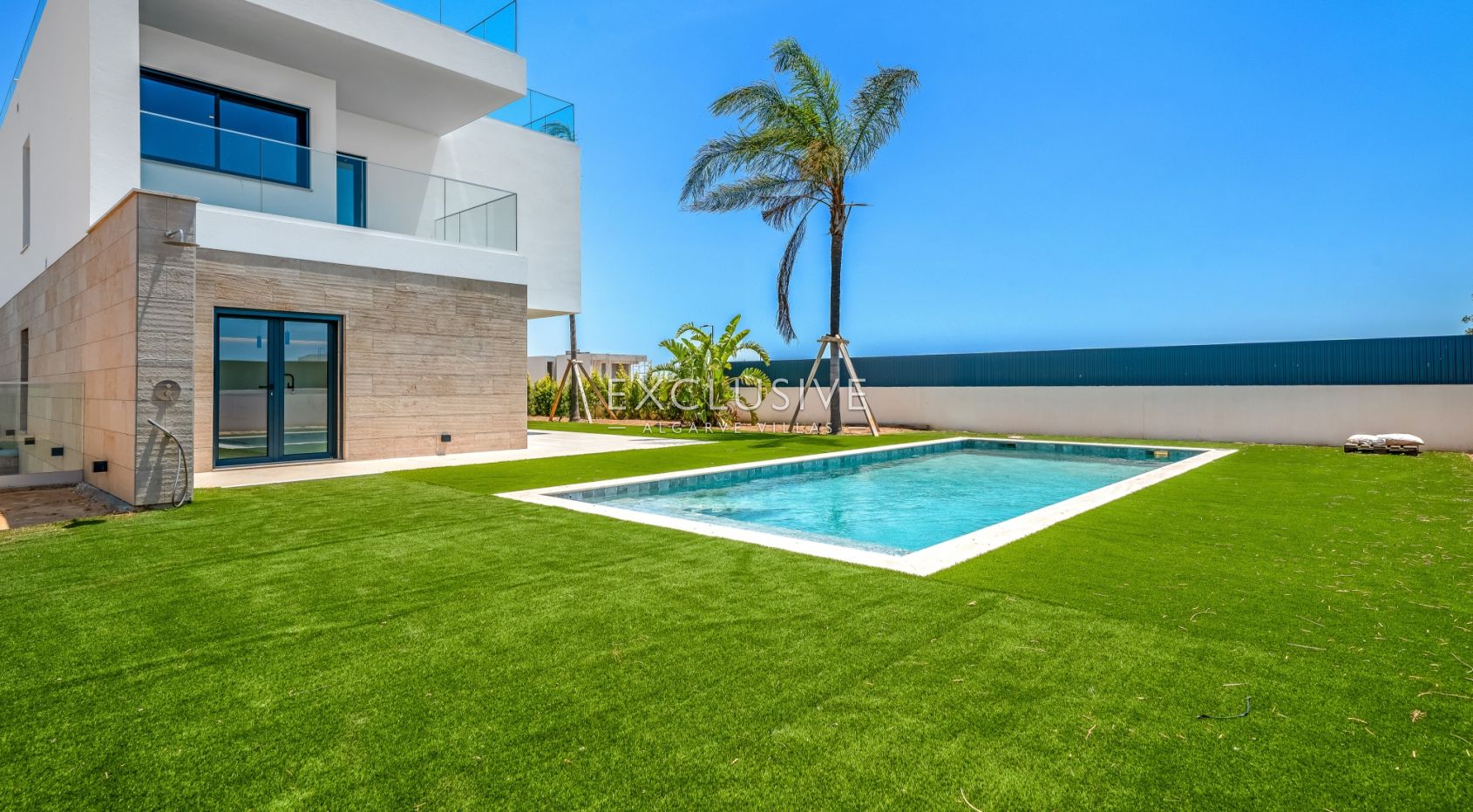 New 4-Bed Luxury Villa with Pool in Encosta Dourada, Pêra, Algarve