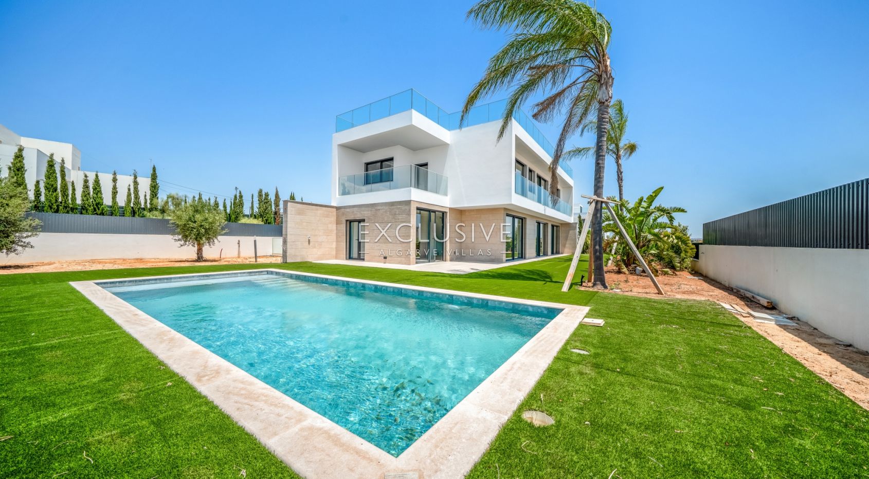 New 4-Bed Luxury Villa with Pool in Encosta Dourada, Pêra, Algarve