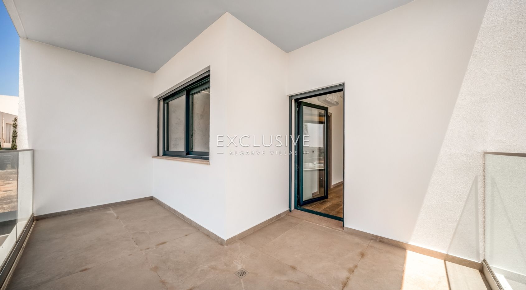 New 4-Bed Luxury Villa with Pool in Encosta Dourada, Pêra, Algarve