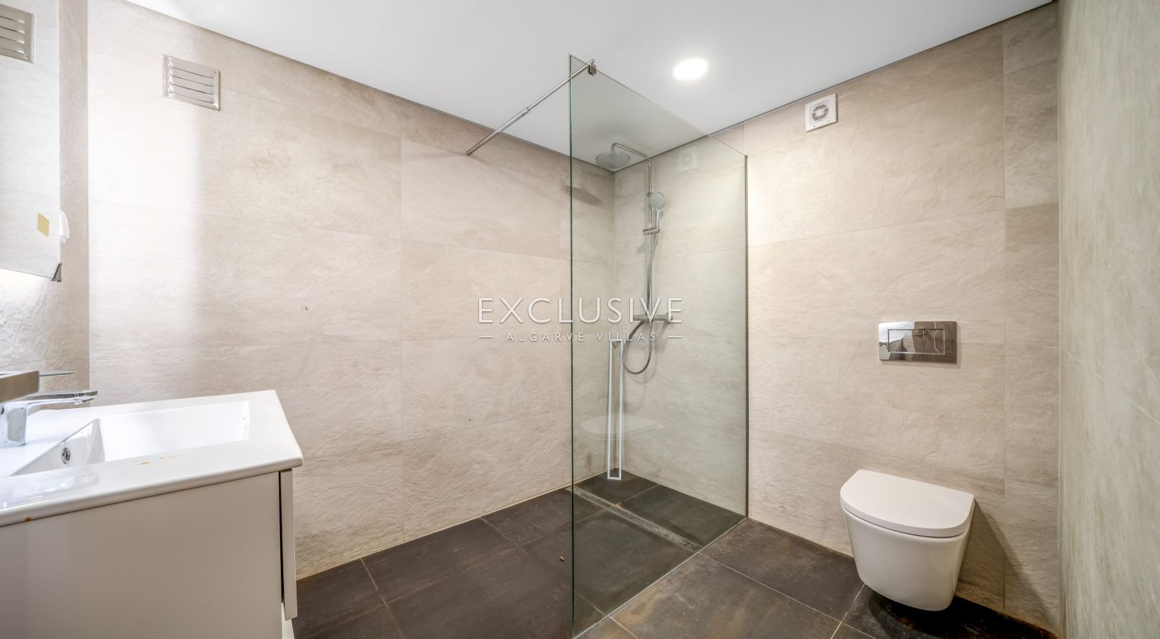 New 4-Bed Luxury Villa with Pool in Encosta Dourada, Pêra, Algarve
