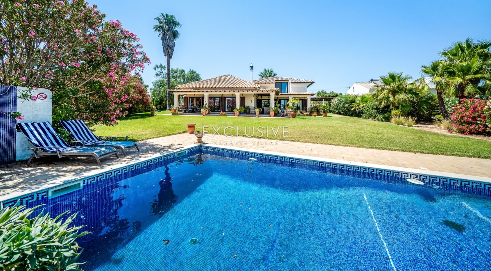 Farm house style property in Caramujeira Algarve