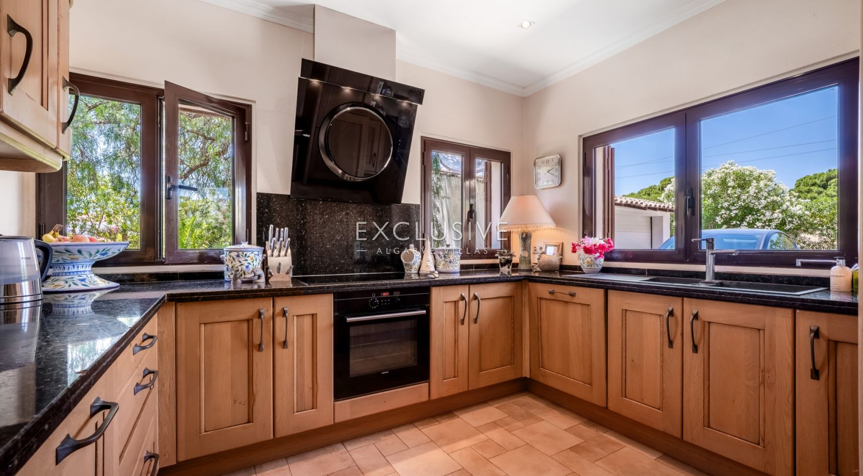 Farm house style property in Caramujeira Algarve