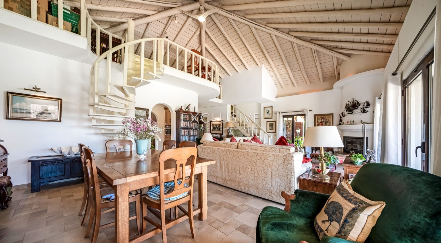 Farm house style property in Caramujeira Algarve