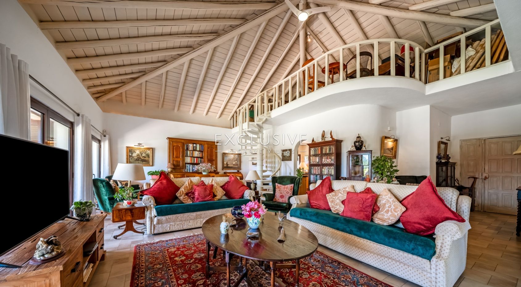 Farm house style property in Caramujeira Algarve