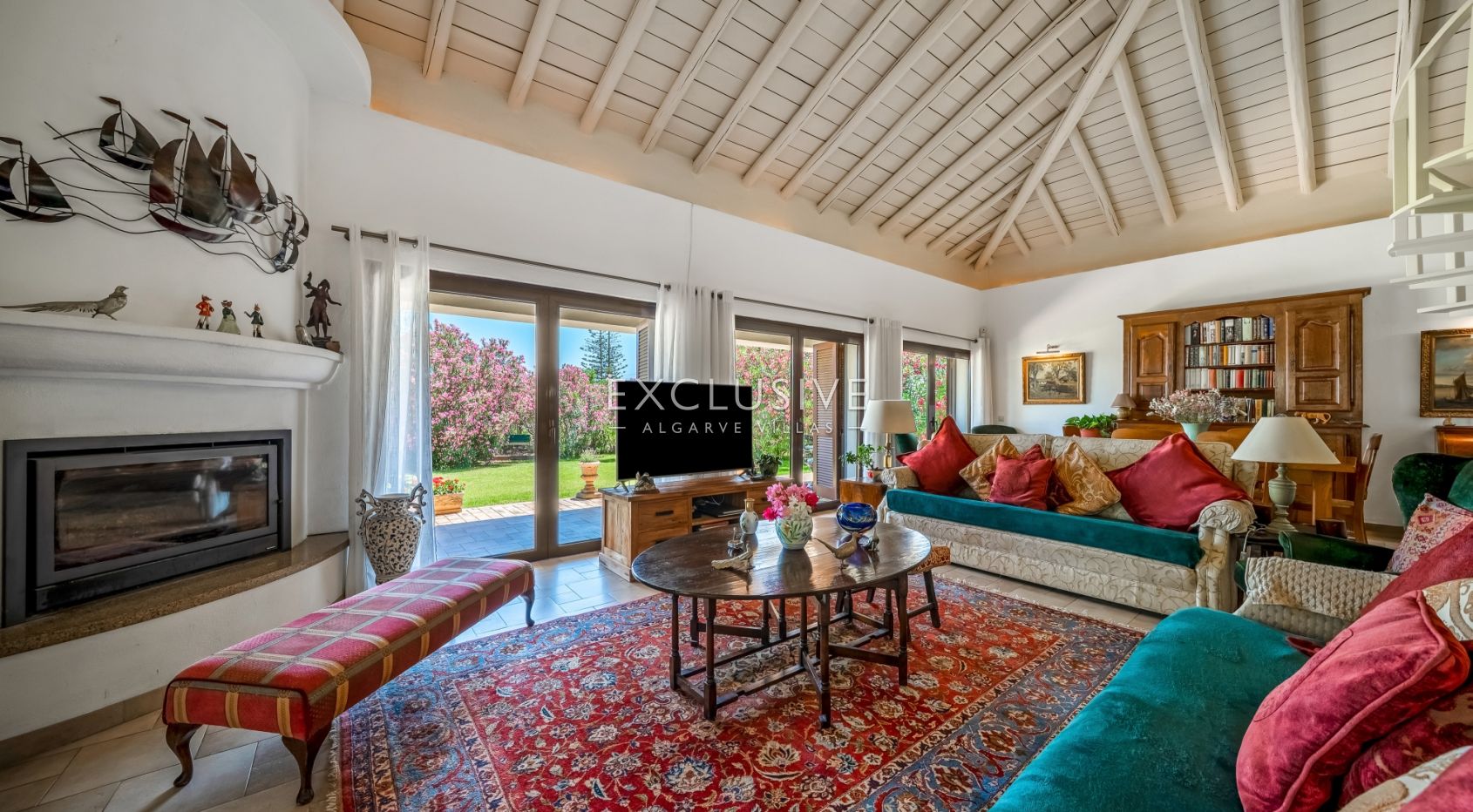 Farm house style property in Caramujeira Algarve